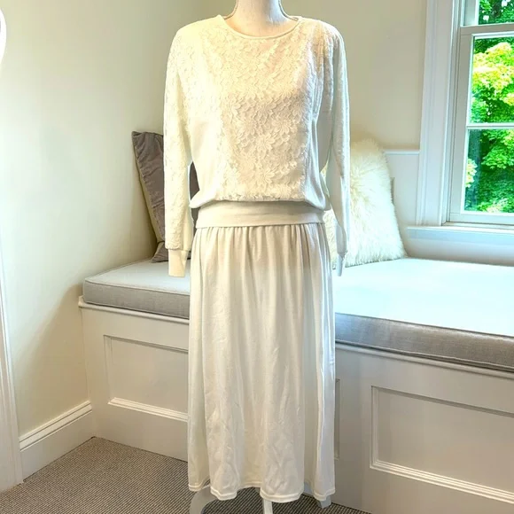 champagne knee length dress Attractive Champagne Spaghetti Strap Applique Knee Length Formal Dress